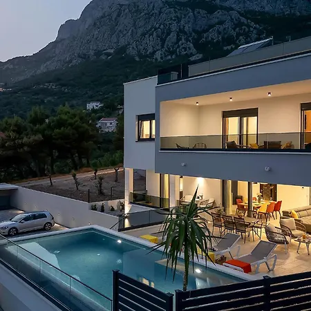 Awesome In With Wifi Nyaraló